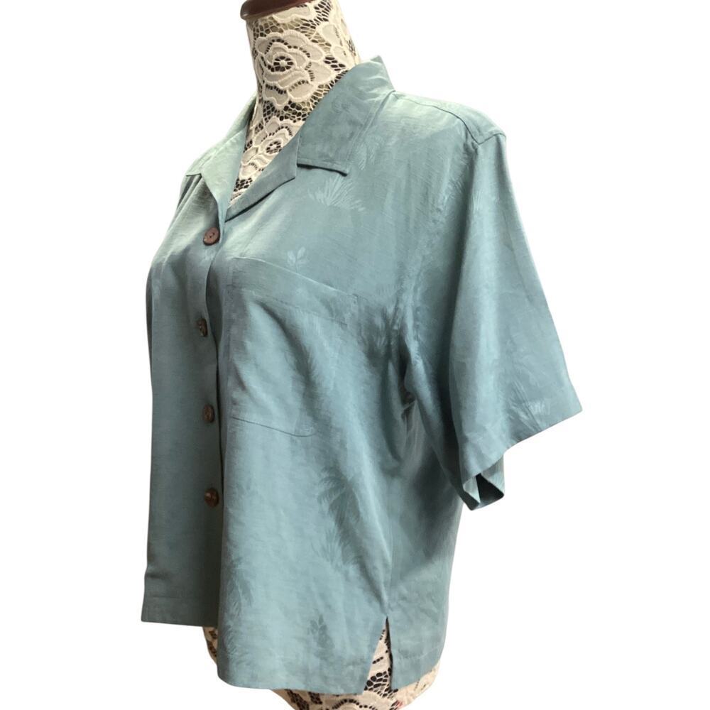 Tommy Bahama women's short-sleeve boxy Hawaiian shirt 100% silk green hue size M